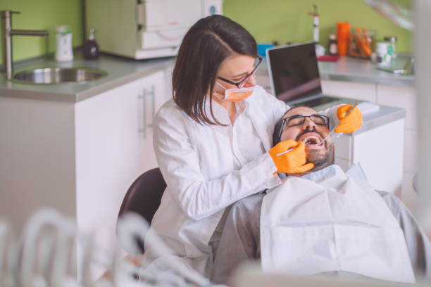 Best Urgent Tooth Repair  in Opa Locka, FL